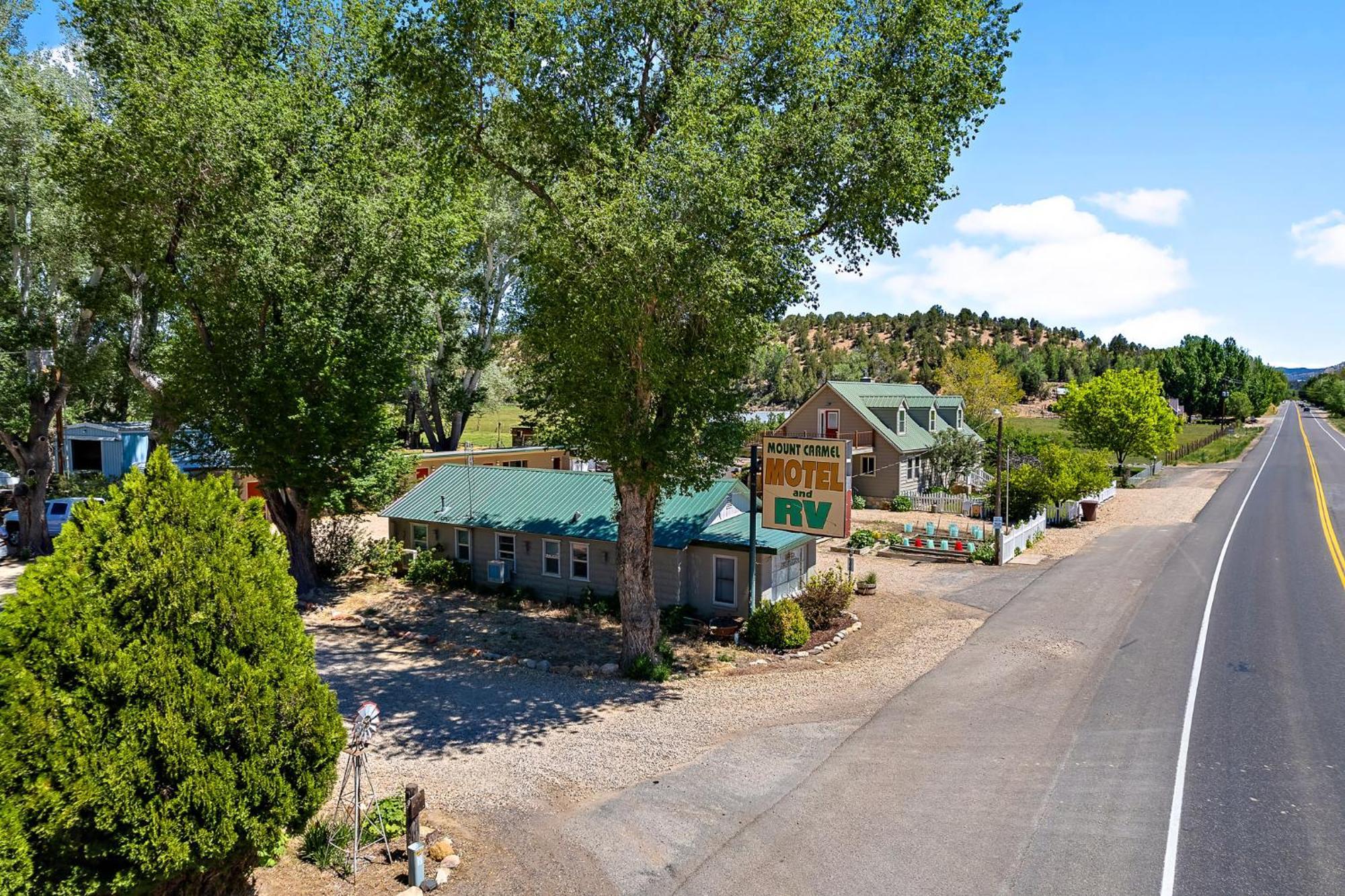 Mt Carmel Motel Close To Zion National Park Маунт Кармел Екстериор снимка